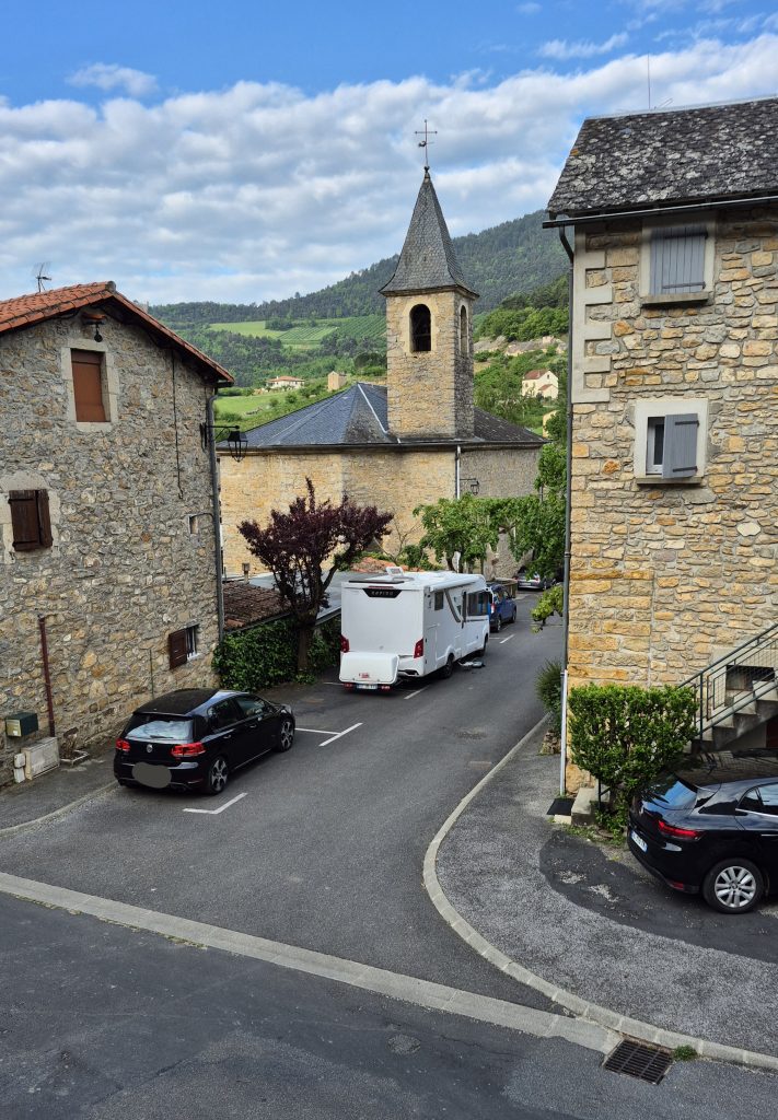 Ou stationner les campings cars dans les villages